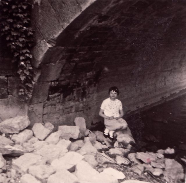 Ellie wou weten hoe het was om clochard te zijn. 